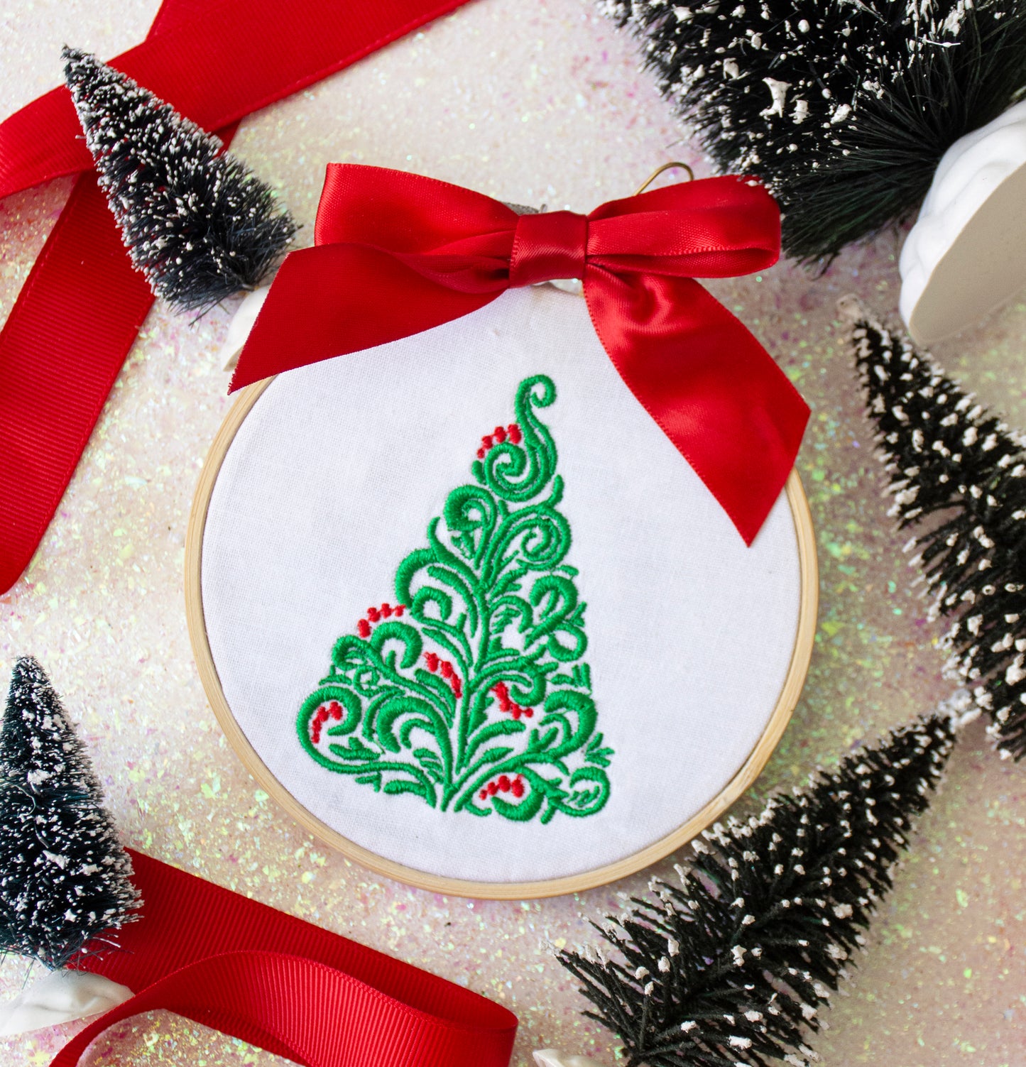 Ornament - Christmas Tree Swirl
